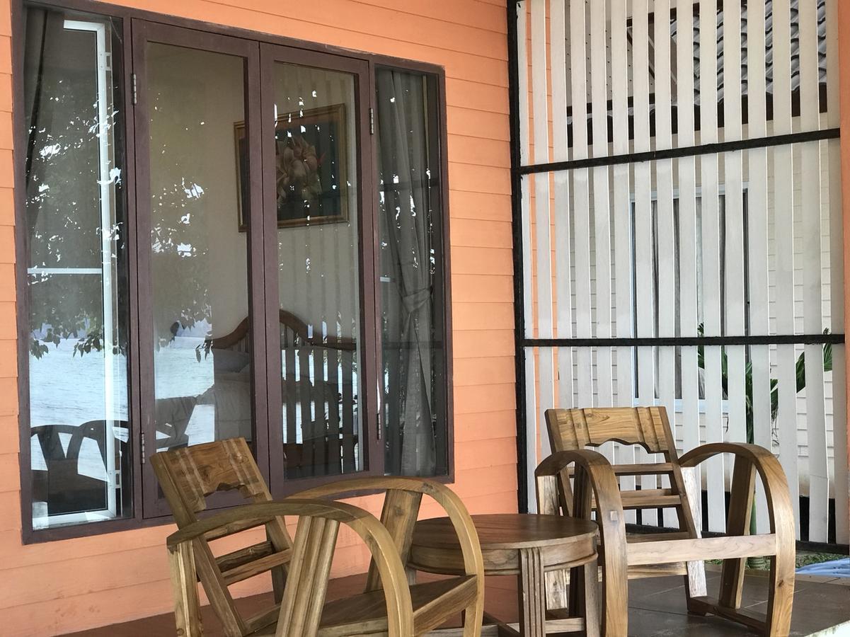 Hôtel Paradise Beachfront Bungalows à Ko Kradan Extérieur photo