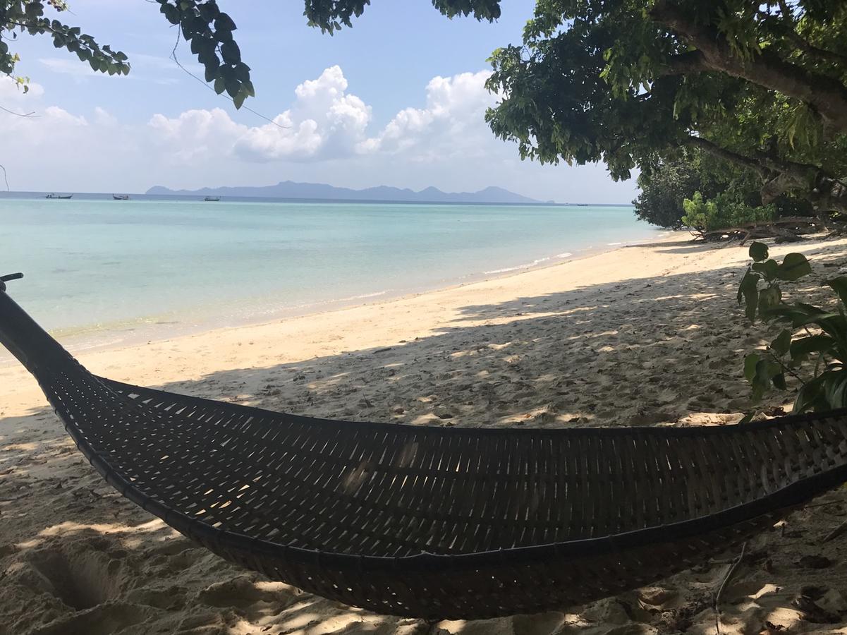 Hôtel Paradise Beachfront Bungalows à Ko Kradan Extérieur photo