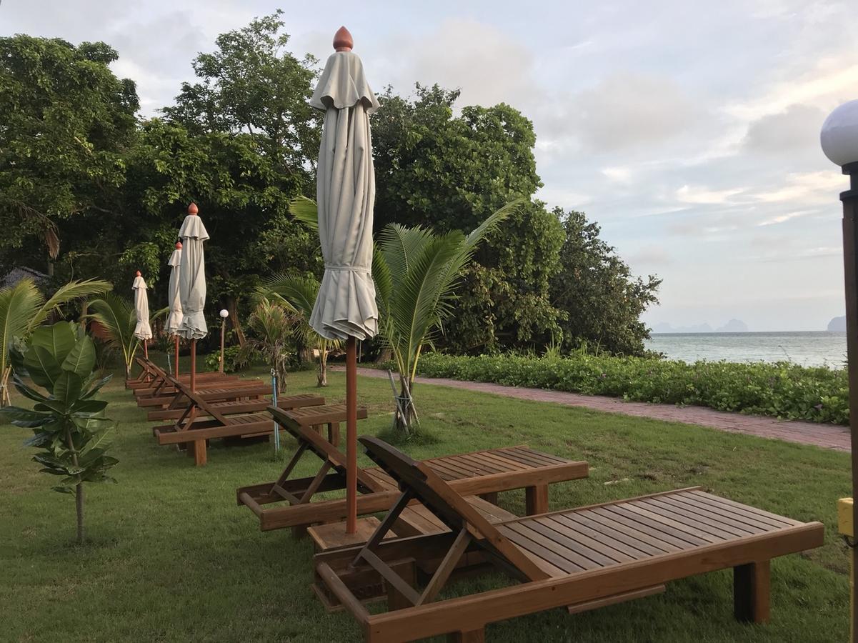 Hôtel Paradise Beachfront Bungalows à Ko Kradan Extérieur photo